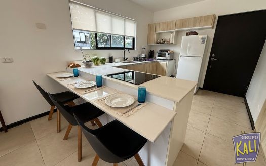 Uruca venta apto 2do piso bello moderno/Uruca modern apto in 2do floor