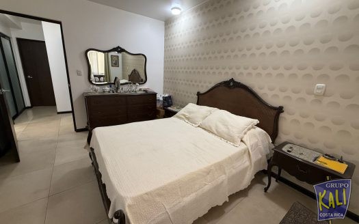 Uruca venta apto 2do piso bello moderno/Uruca modern apto in 2do floor