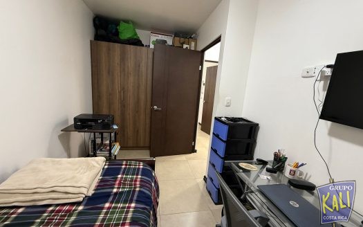 Uruca venta apto 2do piso bello moderno/Uruca modern apto in 2do floor