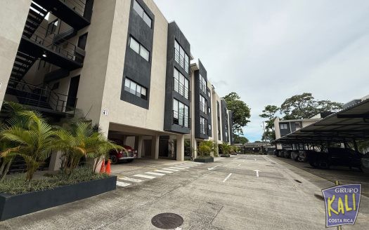 Uruca venta apto 2do piso bello moderno/Uruca modern apto in 2do floor