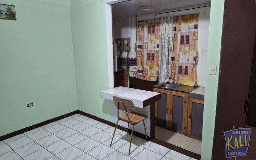 Llorente casa,apto,estudio, 3 en uno se vende/Llorente 3 properties in one for sale