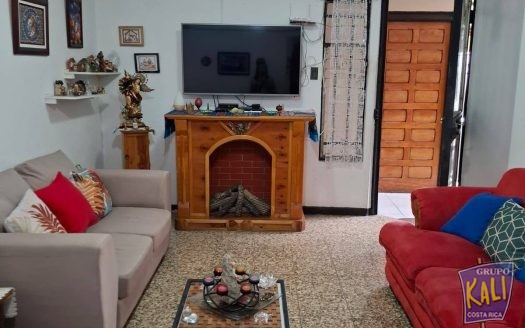 Llorente casa,apto,estudio, 3 en uno se vende/Llorente 3 properties in one for sale