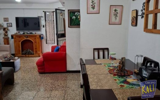 Llorente casa,apto,estudio, 3 en uno se vende/Llorente 3 properties in one for sale