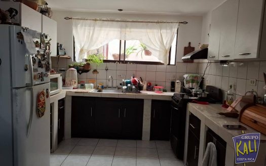 Llorente casa,apto,estudio, 3 en uno se vende/Llorente 3 properties in one for sale