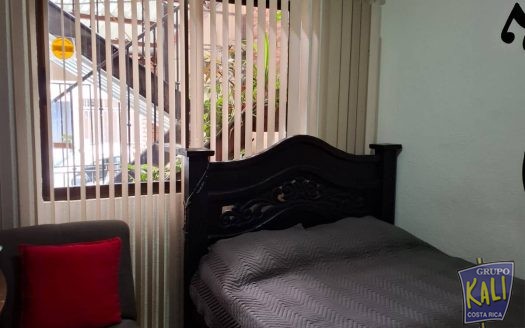 Llorente casa,apto,estudio, 3 en uno se vende/Llorente 3 properties in one for sale