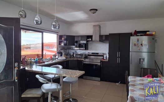 Llorente casa,apto,estudio, 3 en uno se vende/Llorente 3 properties in one for sale