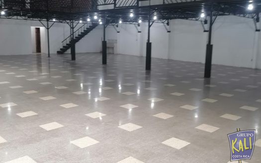 Uruca bodega 850m2 en 2 pisos