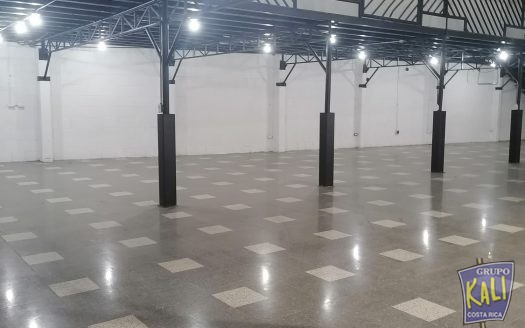 Uruca bodega 850m2 en 2 pisos