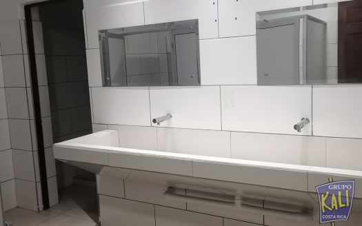 Uruca bodega 850m2 en 2 pisos