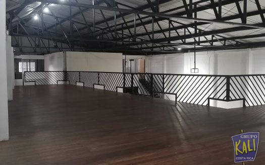 Uruca bodega 850m2 en 2 pisos