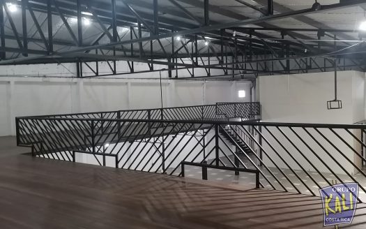 Uruca bodega 850m2 en 2 pisos