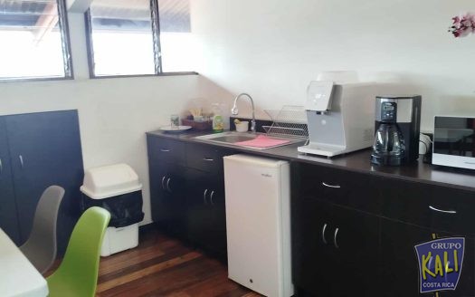 Alquiler de oficina c/servicios Escazu Sn Rafael $600/Escazu office for rent