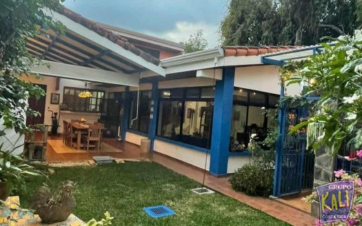 Venta casa de 2 plantas Escazu Laureles/2 story house for sale in Escazu Laureles