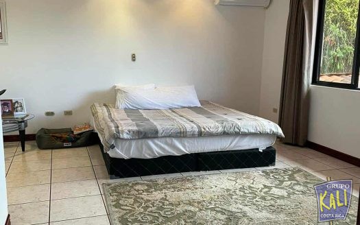 Venta casa de 2 plantas Escazu Laureles/2 story house for sale in Escazu Laureles