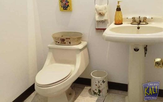 Venta casa de 2 plantas Escazu Laureles/2 story house for sale in Escazu Laureles