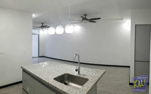 Geroma Rohrmoser venta de apartamento en primer piso $175.000/Geroma apto for sale $175.000