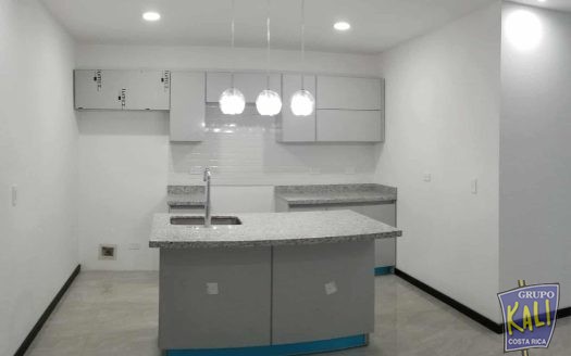 Geroma Rohrmoser venta de apartamento en primer piso $175.000/Geroma apto for sale $175.000