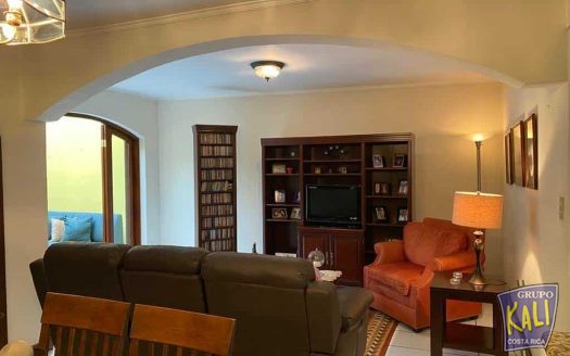 Rohrmoser venta casa 2 plantas en condo/Rohrmoser 2 story house for sale in condo