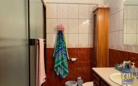 Rohrmoser venta casa 2 plantas en condo/Rohrmoser 2 story house for sale in condo