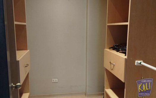 Escazu apartamento amoblado 2hbs 2 bnsVista/Furnished apto for rent Escazu great view