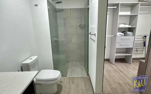 Escazu apartamento amoblado en venta moderno bonito/Furnished apartment for sale Escazufor sale