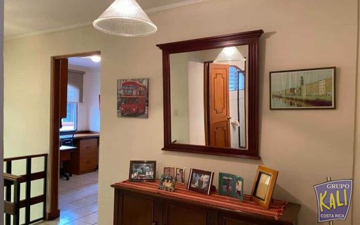 Rohrmoser venta casa 2 plantas en condo/Rohrmoser 2 story house for sale in condo