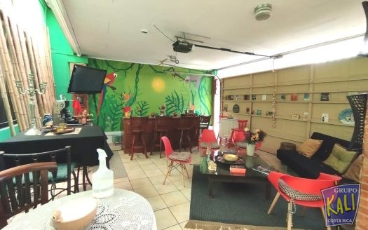 Uruca sector de San Jose Palacio casa 2 plantas renta/2 story house for rent in La Uruca Robledal