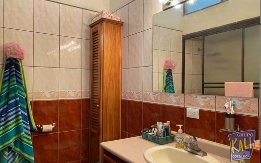 Rohrmoser venta casa 2 plantas en condo/Rohrmoser 2 story house for sale in condo