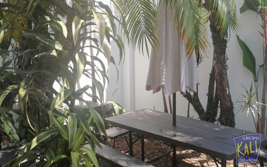 Uruca sector de San Jose Palacio casa 2 plantas renta/2 story house for rent in La Uruca Robledal