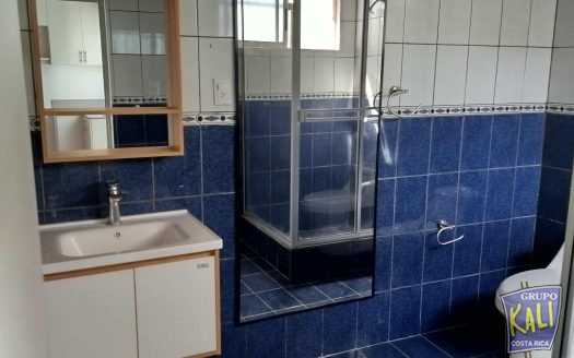 Triangulo, Rohrmoser alquiler de apartamento 2do piso/Triangulo Rohrmoser apto for rent