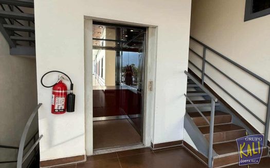 Venta de apartamento Rohrmoser 4to piso/Rohrmoser apto for sale great view