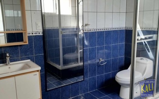 Triangulo, Rohrmoser alquiler de apartamento 2do piso/Triangulo Rohrmoser apto for rent