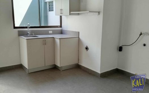 Triangulo, Rohrmoser alquiler de apartamento 2do piso/Triangulo Rohrmoser apto for rent