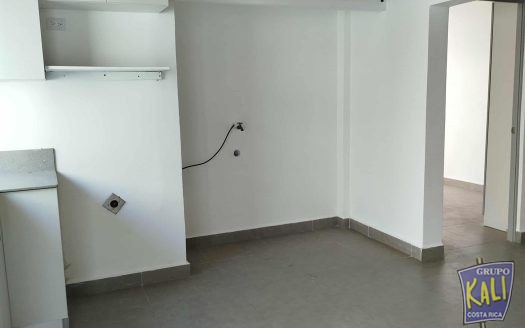 Triangulo, Rohrmoser alquiler de apartamento 2do piso/Triangulo Rohrmoser apto for rent