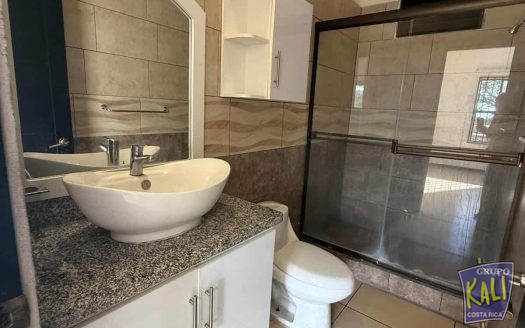 Venta de apartamento Rohrmoser 4to piso/Rohrmoser apto for sale great view