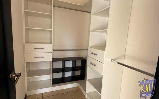 Venta de apartamento Rohrmoser 4to piso/Rohrmoser apto for sale great view