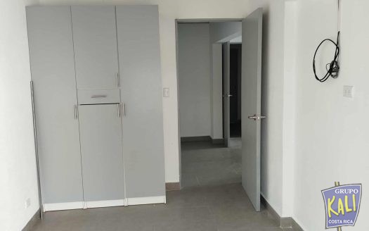 Triangulo, Rohrmoser alquiler de apartamento 2do piso/Triangulo Rohrmoser apto for rent