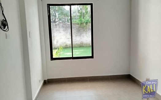 Triangulo, Rohrmoser alquiler de apartamento 2do piso/Triangulo Rohrmoser apto for rent