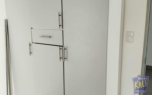 Triangulo, Rohrmoser alquiler de apartamento 2do piso/Triangulo Rohrmoser apto for rent