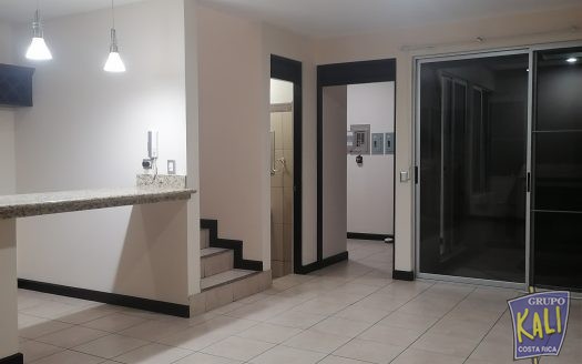 Uruca en residencial apto 2 pisos bello amplio/2 story apto for rent Uruca