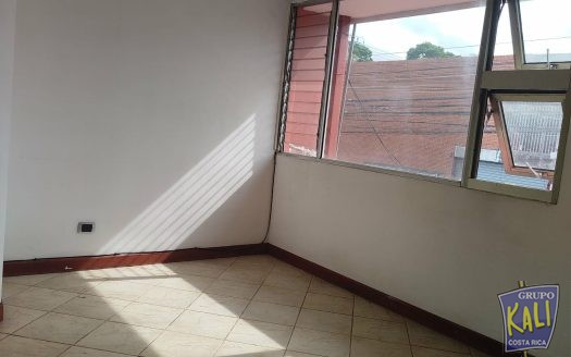 Uruca casa uso mixto de 2 plantas amplia bella/2 story house for rent Uruca $1,400