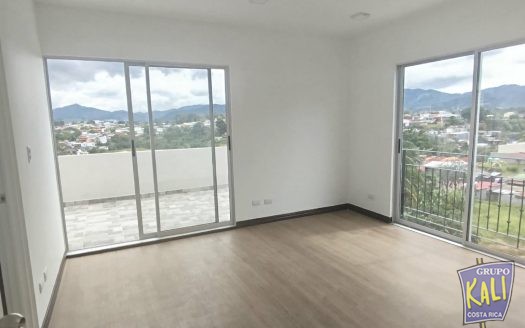 San Sebastian penthouse en venta $145.000/San Sebastian penthouse for sale