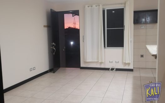 Uruca en residencial apto 2 pisos bello amplio/2 story apto for rent Uruca