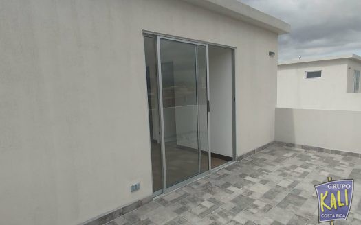 San Sebastian penthouse en venta $145.000/San Sebastian penthouse for sale