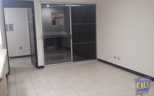 Uruca en residencial apto 2 pisos bello amplio/2 story apto for rent Uruca