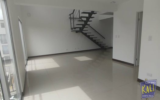 San Sebastian penthouse en venta $145.000/San Sebastian penthouse for sale