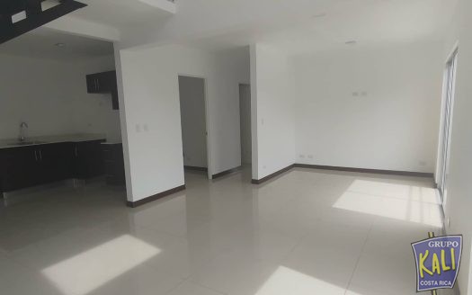 San Sebastian penthouse en venta $145.000/San Sebastian penthouse for sale