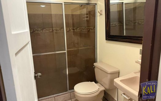 Rohrmoser Geroma apartamento amoblado en 2do piso 3/2.5/2 en alquiler/Rohrmoser furnished big apto for rent