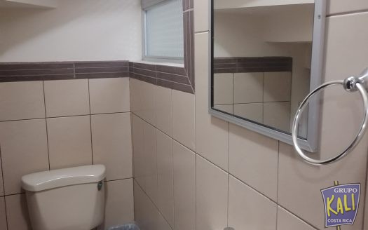 Uruca en residencial apto 2 pisos bello amplio/2 story apto for rent Uruca