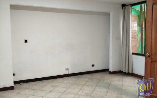 Uruca casa uso mixto de 2 plantas amplia bella/2 story house for rent Uruca $1,400